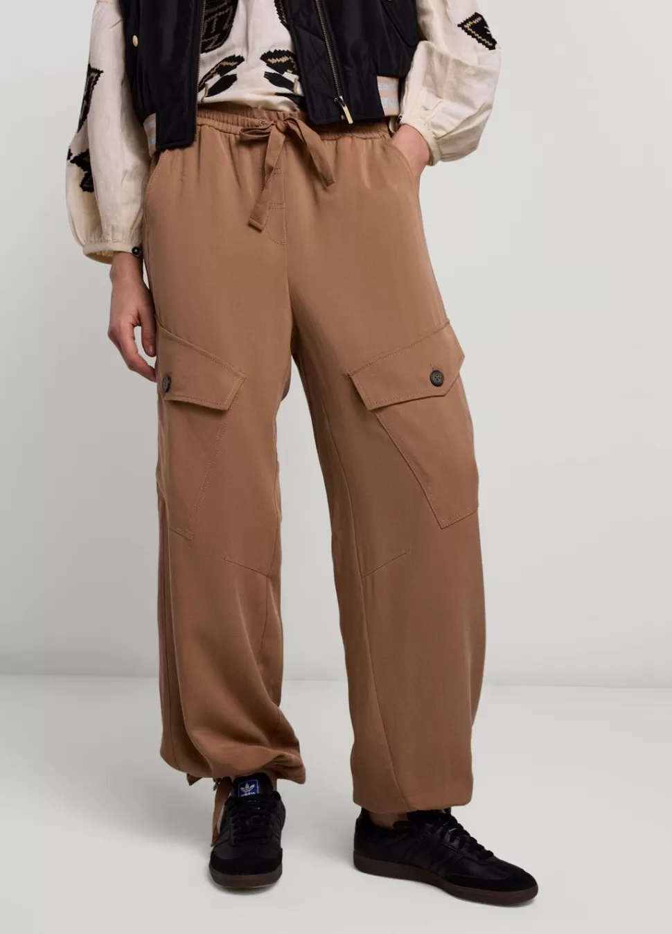 Summum Woman Soepelvallende Cargobroek | Vrouwen Broeken & Jumpsuits